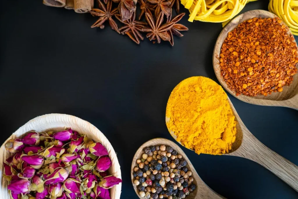 تصویر مرتبط با طرز تهیه ادویه قرمه سبزی خانگی برای عطری بی‌نظیر در خورشت