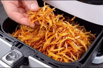 روش تهیه پیاز سوخاری ترد؛ پیاز سوخاری خانگی ترد و بدون روغن اضافه