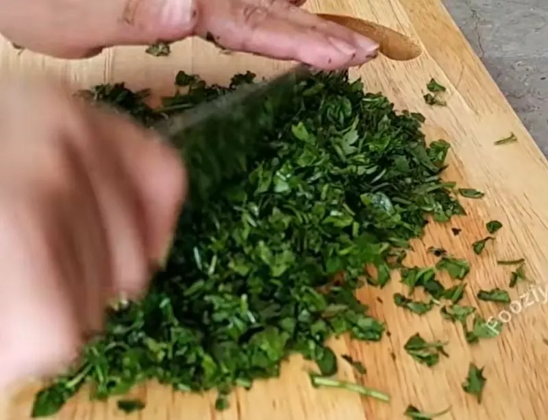 تصویر مرغ ارمنی با گردو، پیشغذای سرد و خوشطعم
