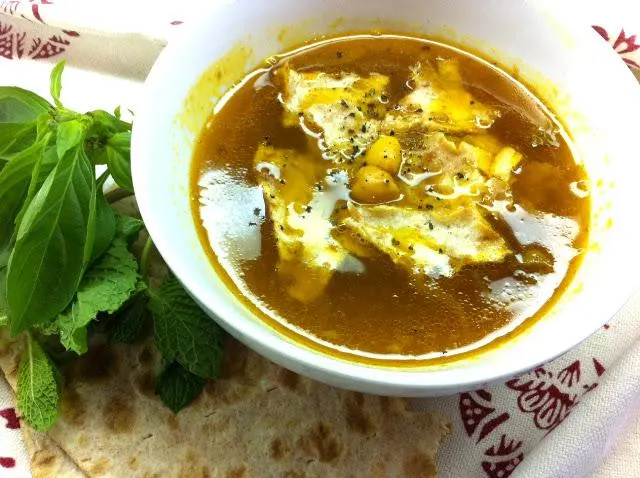 تصویر مرتبط با طرز تهیه آبگوشت کلم قمری همدانی با کشک؛ غذای سنتی و خوش‌عطر