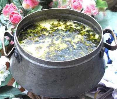 تصویر مرتبط با طرز تهیه آبگوشت کلم قمری همدانی با کشک؛ غذای سنتی و خوش‌عطر