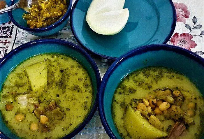 تصویر مرتبط با طرز تهیه آبگوشت کلم قمری همدانی با کشک؛ غذای سنتی و خوش‌عطر
