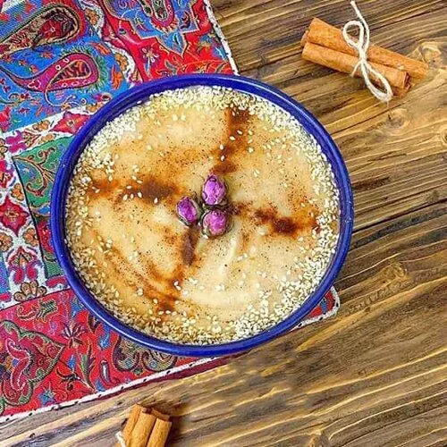 تصویر مرتبط با طرز تهیه حلیم شیر اصفهانی؛ صبحانه‌ای کشدار و خوش‌طعم با شیر و گوشت