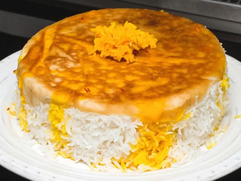 تصویر مرتبط با طرز تهیه پلو بندری با تن ماهی؛ غذای جنوبی خوش‌عطر و تند