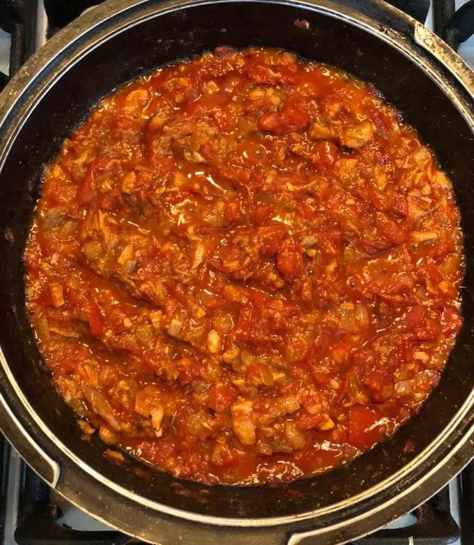 تصویر مرتبط با طرز تهیه پلو بندری با تن ماهی؛ غذای جنوبی خوش‌عطر و تند