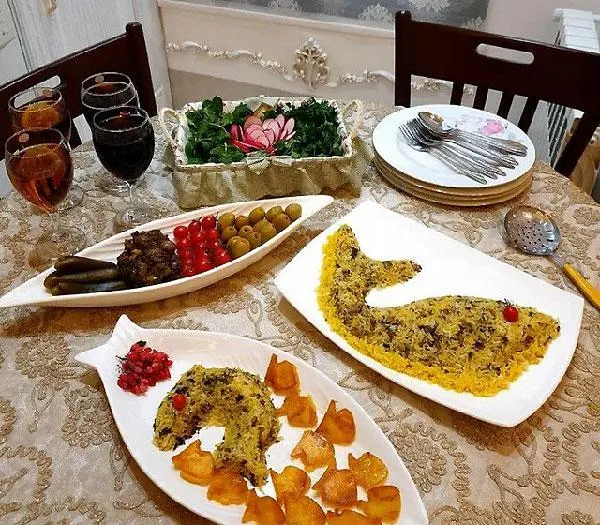 تصویر مرتبط با طرز تهیه پلو بندری با تن ماهی؛ غذای جنوبی خوش‌عطر و تند