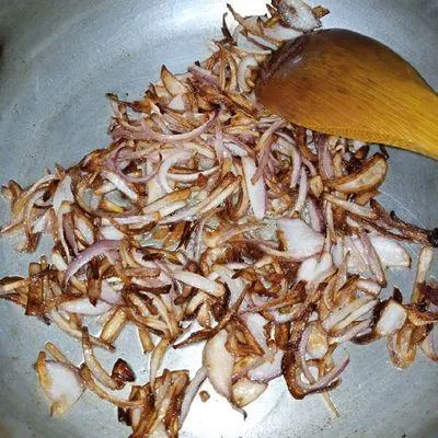 تصویر مرتبط با طرز تهیه پلو بندری با تن ماهی؛ غذای جنوبی خوش‌عطر و تند