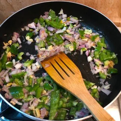 تصویر مرتبط با طرز تهیه پلو بندری با تن ماهی؛ غذای جنوبی خوش‌عطر و تند