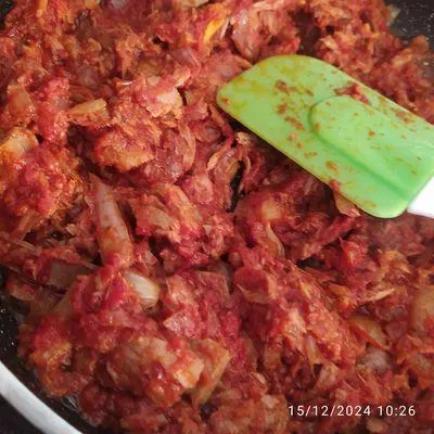 تصویر مرتبط با طرز تهیه پلو بندری با تن ماهی؛ غذای جنوبی خوش‌عطر و تند