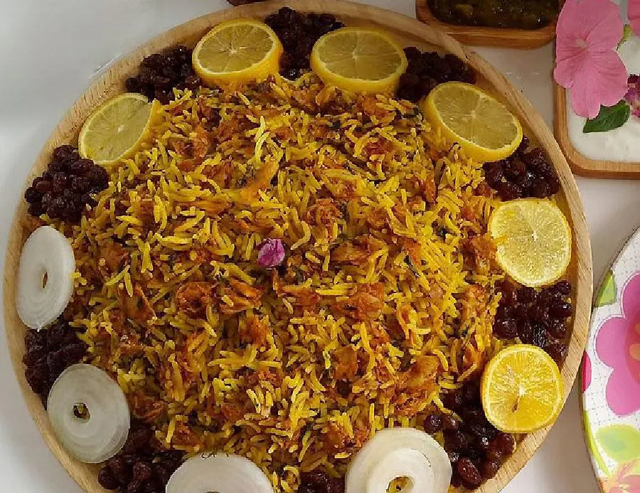تصویر مرتبط با طرز تهیه پلو بندری با تن ماهی؛ غذای جنوبی خوش‌عطر و تند
