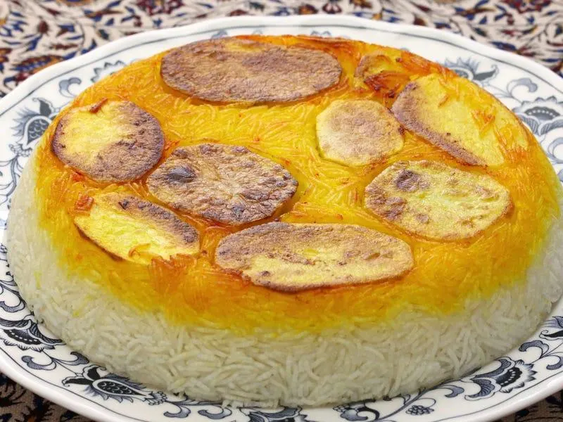 تصویر مرتبط با طرز تهیه پلو بندری با تن ماهی؛ غذای جنوبی خوش‌عطر و تند
