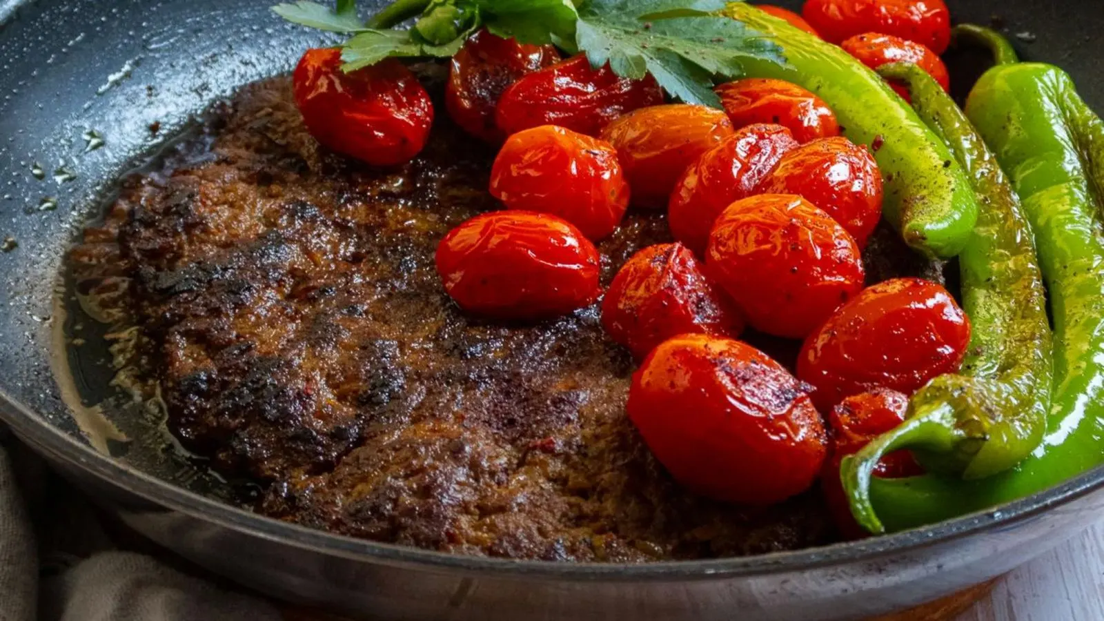 طرز تهیه تاوا کبابی تبریزی؛ تصویر تاوا کبابی تبریزی آبدار و خوش عطر د