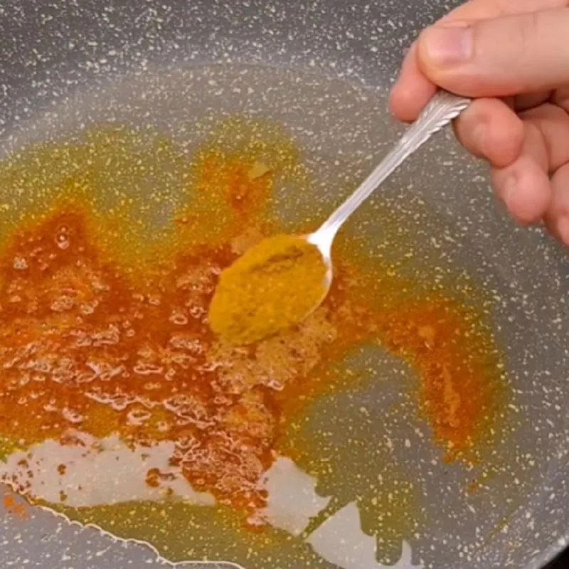 جدا کردن پوست ماهی هنگام سرخ شدن