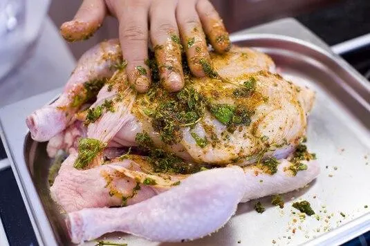 تصویر مرتبط با طرز تهیه مرغ مشهدی زعفرانی در ۵ مرحله ساده و خوشعطر