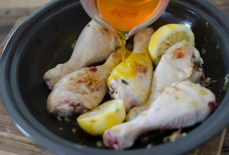 تصویر مرتبط با طرز تهیه مرغ مشهدی زعفرانی در ۵ مرحله ساده و خوشعطر