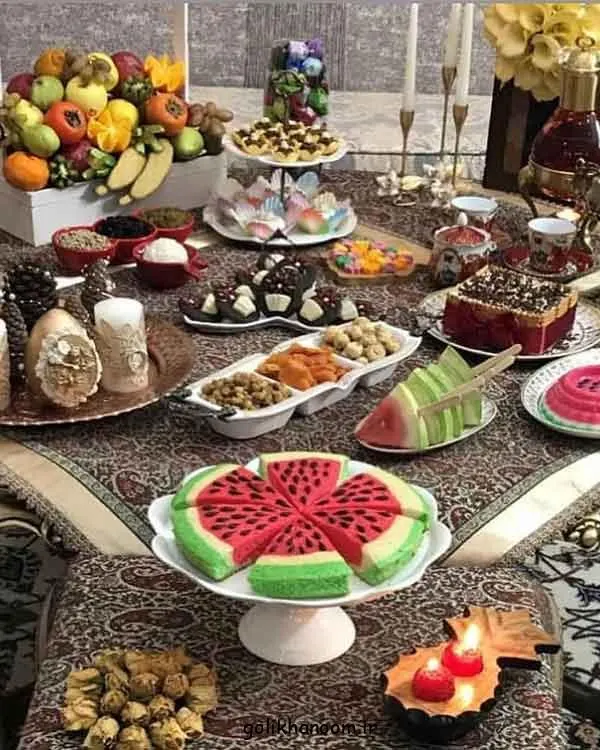 تصویر مرتبط با ایدههای شیک برای چیدمان سفره شب یلدا باکلاس