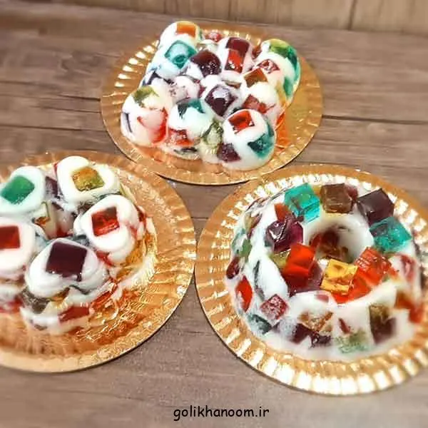 تصویر مرتبط با ایده‌های جذاب برای تزیین ژله خرده شیشه در قالب‌های تک نفره