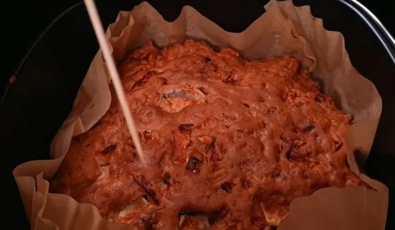 تصویر مرتبط با طرز تهیه کیک سیب و گردو در سرخکن بدون نیاز به فر