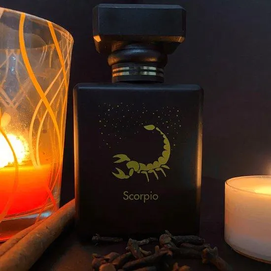 تصویر مرتبط با راهنمای انتخاب عطر مناسب برای متولدین مهر با بهترین رایحهها
