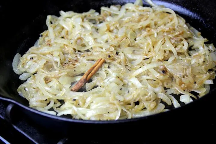 تصویر مرتبط با طرز تهیه اریشته داغلاما؛ غذای اصیل آذری با عدس و کشمش
