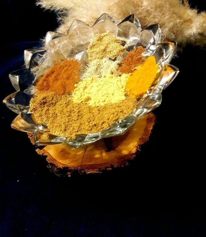 تصویر مرتبط با ادویه کاچی؛ ترکیبی خوشعطر و اصیل برای طعمدهی سنتی
