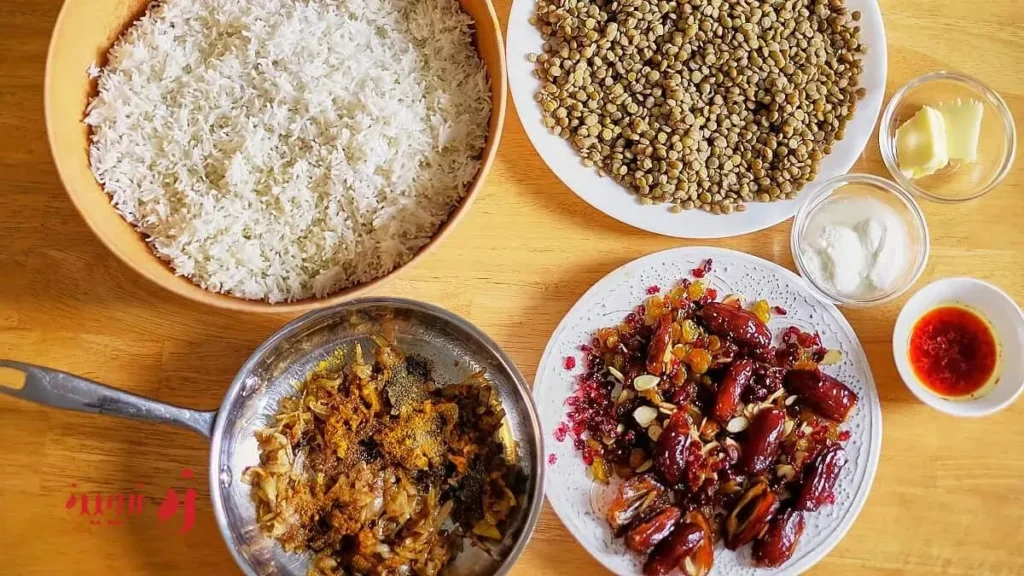 برنج و رشته پلویی در حال آبکش شدن