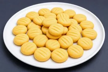 طرز تهیه بیسکویت کره‌ای با؛ بیسکویت کره‌ای نرم و خوشمزه با سه ماده س