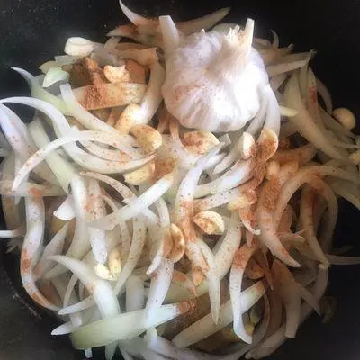 تصویر مرتبط با دوپیازه خساک بوشهری؛ خوراک دریایی تند و خوش‌عطر با طعمی اصیل