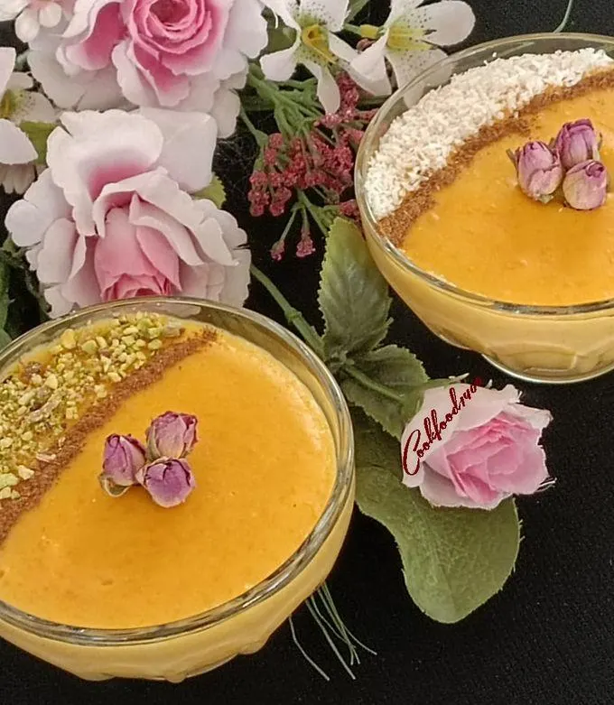 تصویر مرتبط با طرز تهیه فرنی کدو حلوایی با پسته؛ دسر پاییزی خوشرنگ و خوشعطر در لیوانهای تکنفره