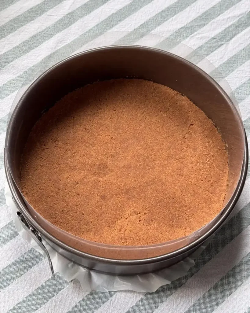 تصویر مرتبط با طرز تهیه چیزکیک کاراملی کاتلا بدون فر با طعمی بی‌نظیر