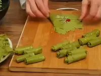 دلمه برگ لبنانی با سبزی و غوره