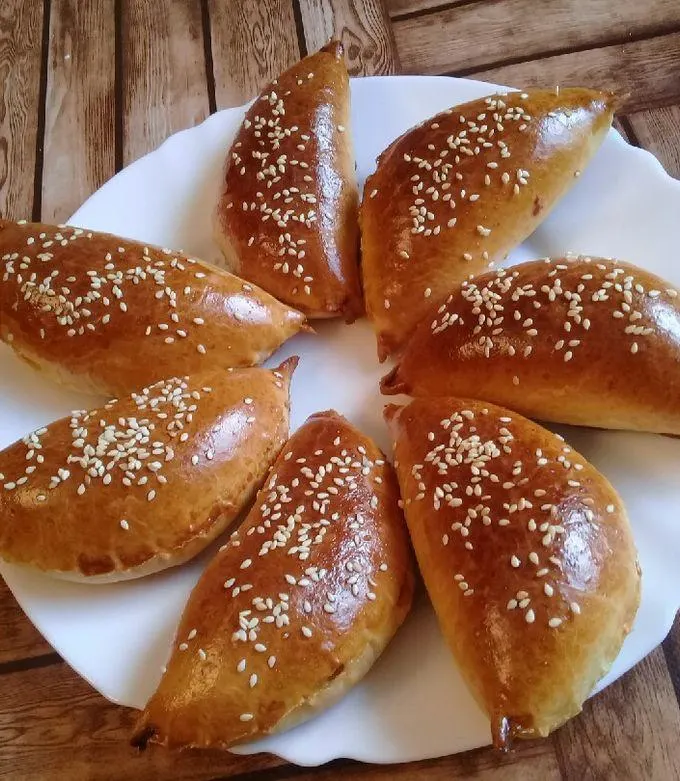 تصویر مرتبط با راز تهیه پیراشکی خانگی نرم و پفی با خمیر لطیف و ماندگار