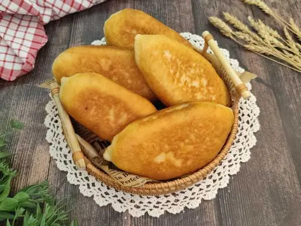 تصویر مرتبط با راز تهیه پیراشکی خانگی نرم و پفی با خمیر لطیف و ماندگار