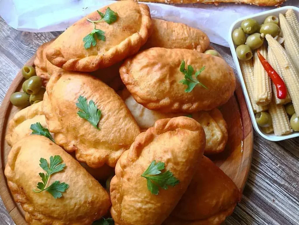 تصویر مرتبط با راز تهیه پیراشکی خانگی نرم و پفی با خمیر لطیف و ماندگار