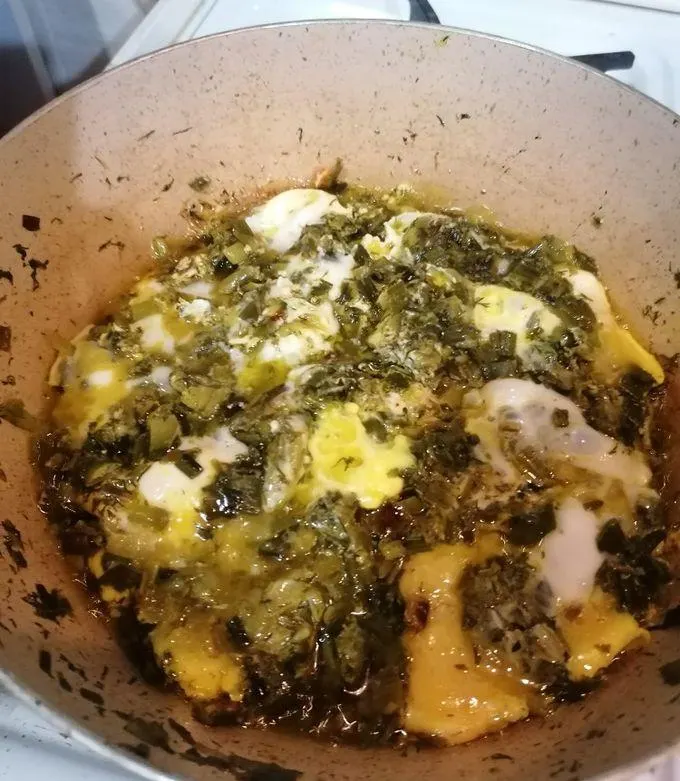 تصویر مرتبط با طرز تهیه شوید خولی گیلانی؛ خورش ترش و معطر با مرغ و آلوچه