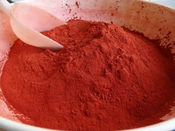 تصویر مرتبط با رنگ موی طبیعی با حنا و روناس برای تناژهای گرم مسی و قرمز