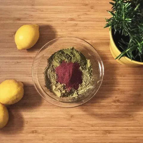 تصویر مرتبط با رنگ موی طبیعی با حنا و روناس برای تناژهای گرم مسی و قرمز
