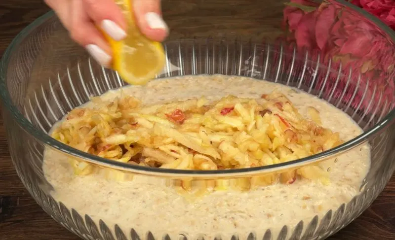 تصویر مرتبط با طرز تهیه پنکیک سیب و جو دوسر؛ صبحانهای سالم و انرژیبخش