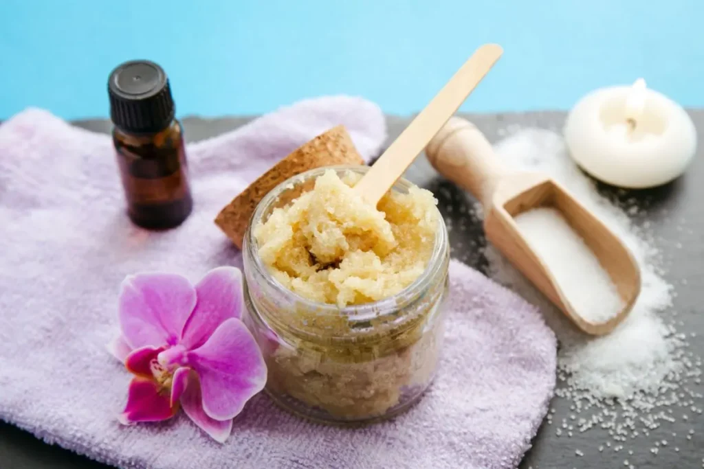 تصویر مرتبط با پولیش بدن چیست و چگونه به نرمی و شفافیت پوست کمک میکند؟
