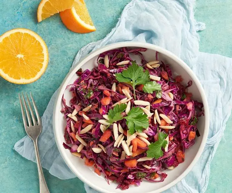 تصویر مرتبط با طرز تهیه سالاد کلم بنفش ترش و شیرین با طعمی متعادل و رنگی جذاب
