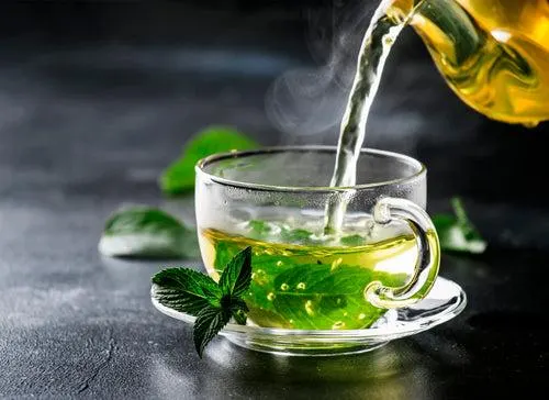 تصویر مرتبط با چای مراکشی؛ نوشیدنی خوش‌عطر و اصیل با طعم نعناع و روش تهیه سنتی