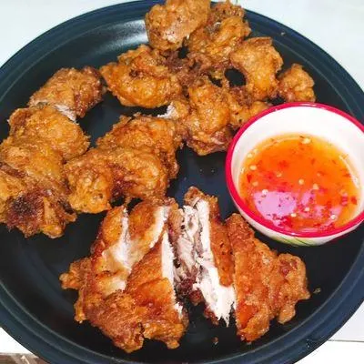 تصویر مرتبط با طرز تهیه سس تند و شیرین تایلندی؛ سسی خوشرنگ و خوشطعم برای مرغ و میگو