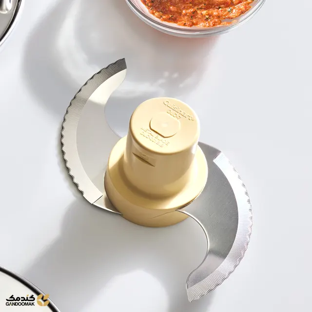 دیسک رنده روی کاسه غذاساز برای رنده کردن پنیر و سبزیجات