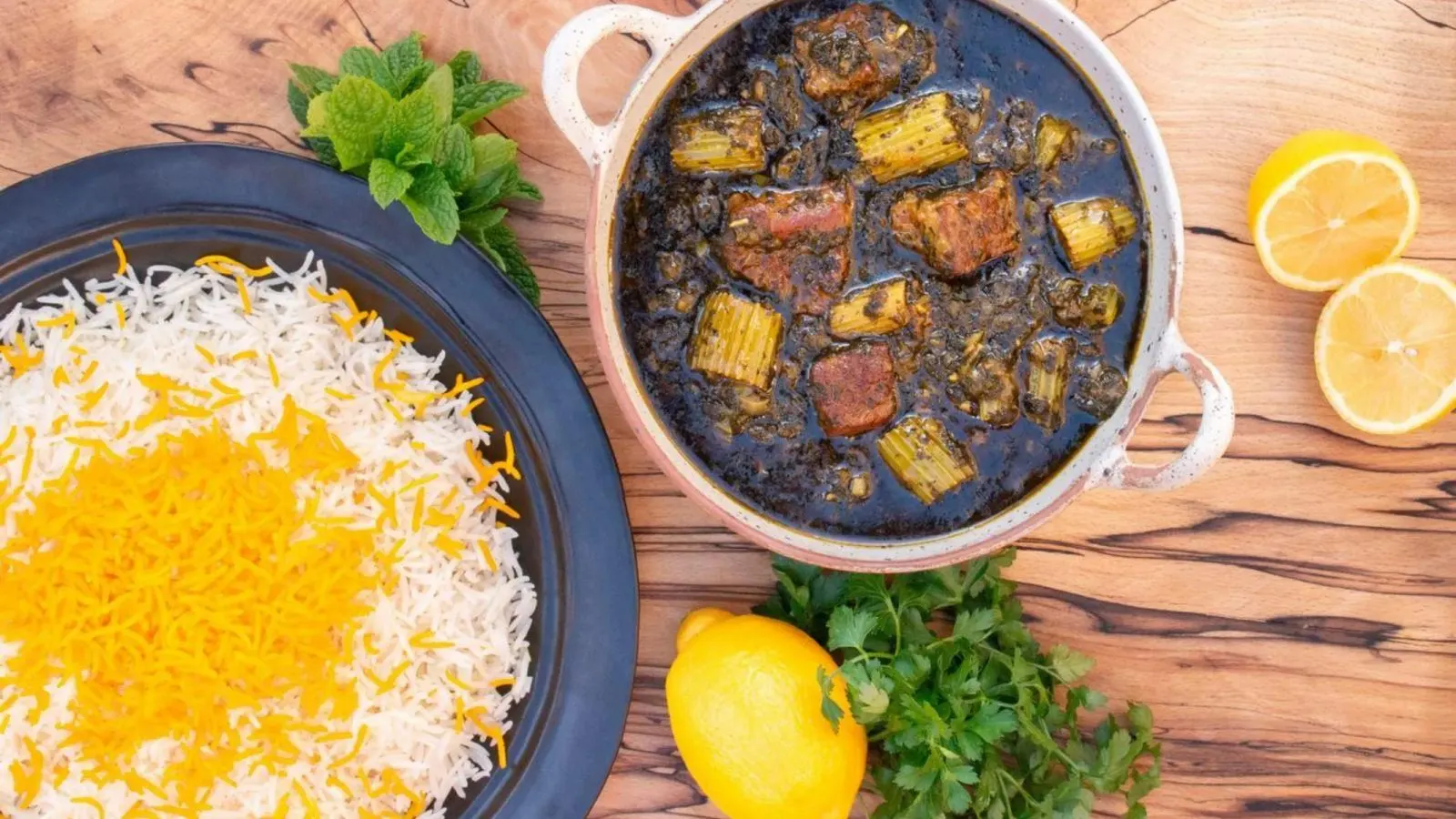 طرز تهیه خورشت کرفس مجلسی؛ خورشت کرفس مجلسی با گوشت نرم و سبزیجات تاز