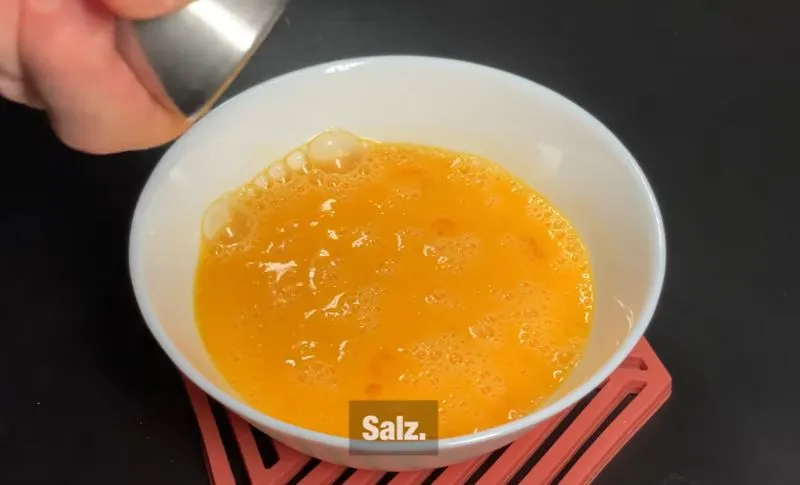 تصویر مرتبط با طرز تهیه املت سریع و خوشمزه با یک عدد گوجه فرنگی