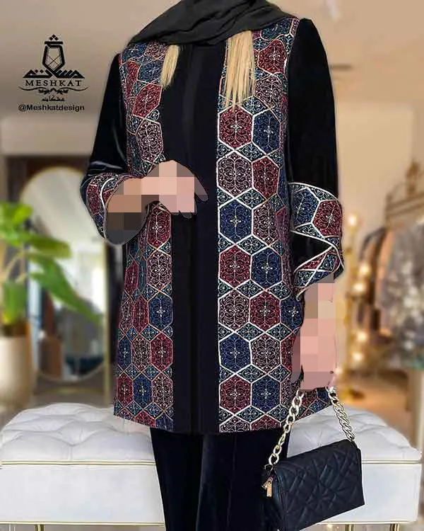 تصویر مرتبط با مدل‌های مانتو فوق العاده شیک و جدید ۲۰۲۴ با منجوق‌دوزی و نگین‌های حرارتی