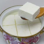پنیر قالبی پرچرب و خوشمزه تهیه شده با تخم مرغ و ماست در خانه