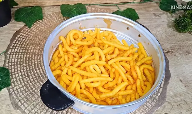 تصویر مرتبط با طرز تهیه پفک چی توز موتوری خانگی با سیب زمینی و نشاسته