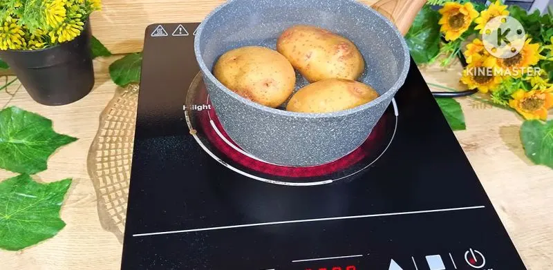 اسنک پفکی خانگی با سیب زمینی