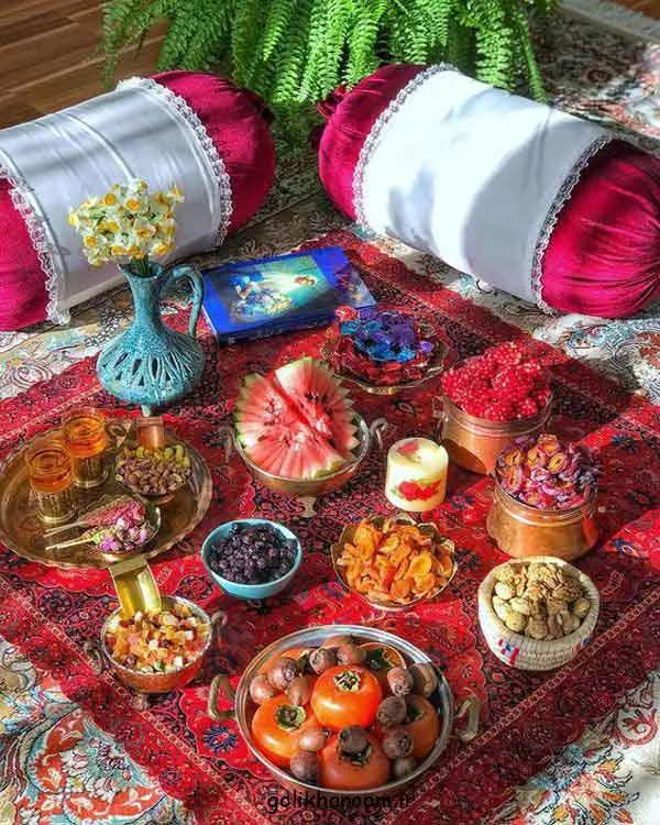 تصویر مرتبط با ایدههای شیک و سنتی برای چیدمان سفره شب یلدا